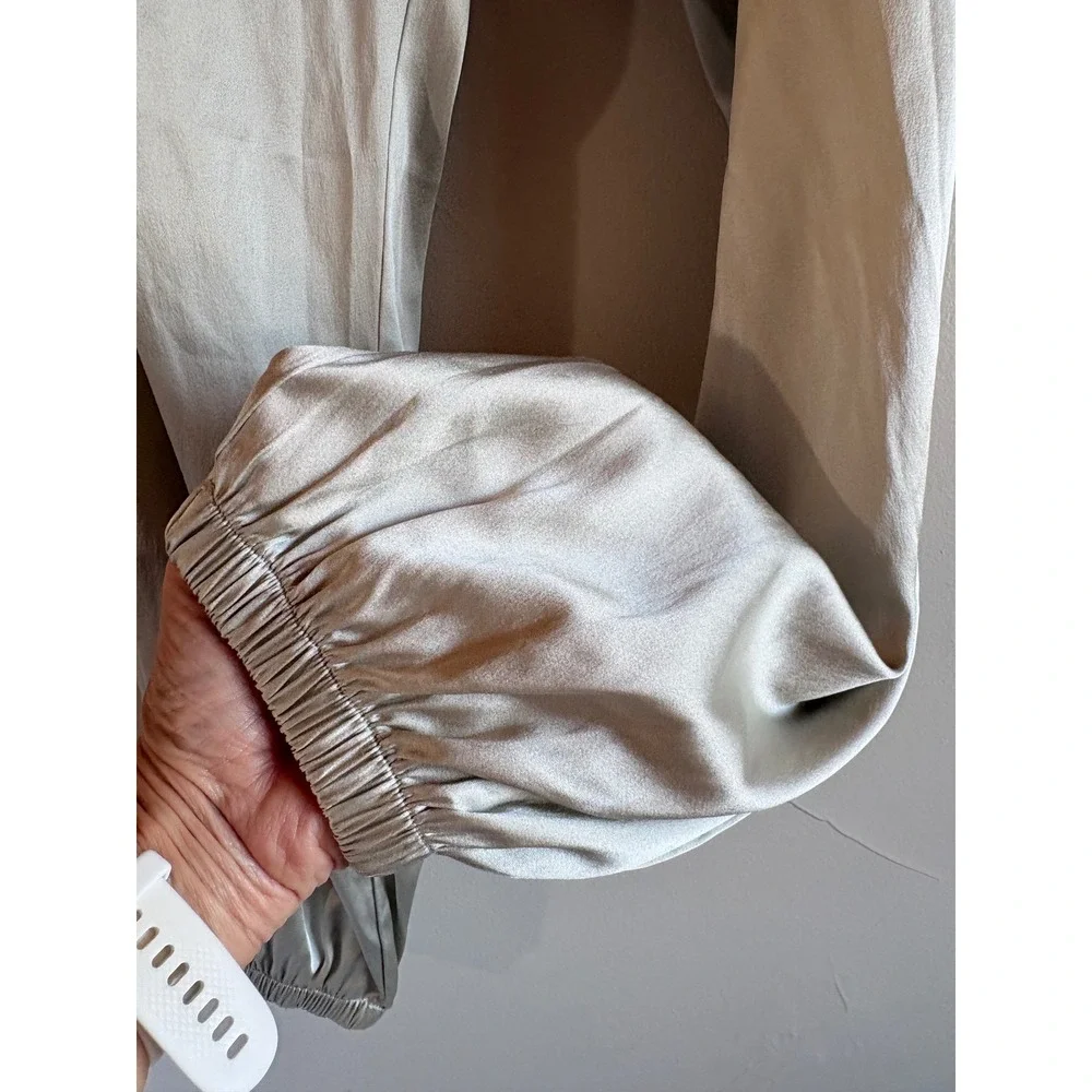 Maggie Ward 100% Washable Silk Jogger Lounge Capri Pants Champagne Silver Small